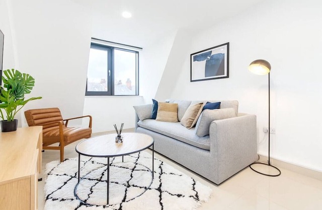 Spacious 3 Bed | Leeds | Contractors