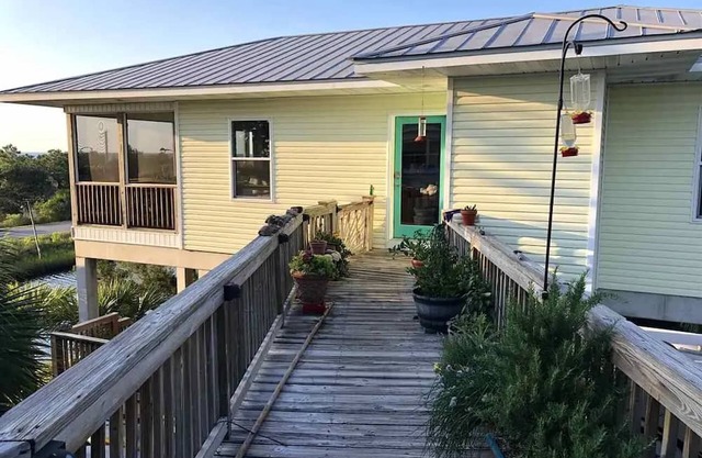 Scenic beauty on the bay