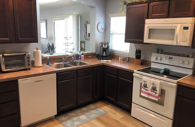 Enjoy this 2-bedroom Courtyard Villa in the heart of The Villages, Florida