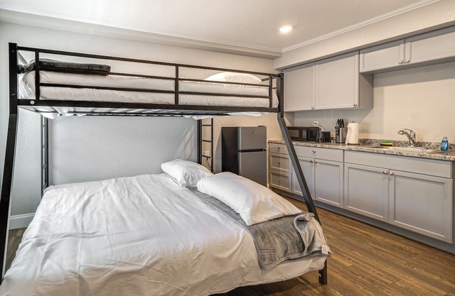 Fish & Explore: Homosassa Studio w/Resort Perks!