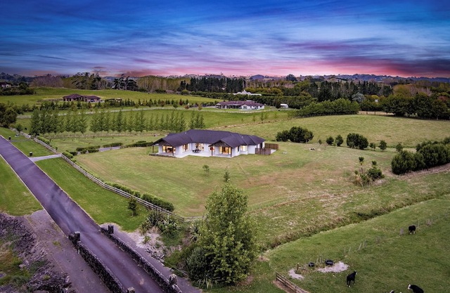 Escape to Your Private 5-Acre Farm Lifestyle Paradise, 8 mins to Shops & Eatery