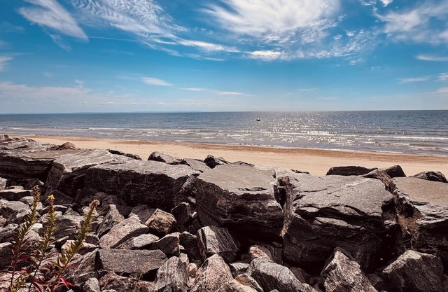 Luxury Lakeview Modern 3 Bedroom Cottage at Sherkston Shores.