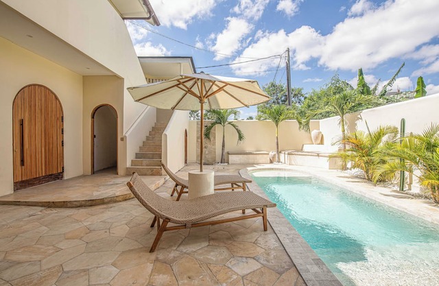Chic Villa Living, Hidden in the Calm of Tumbak Bayuh