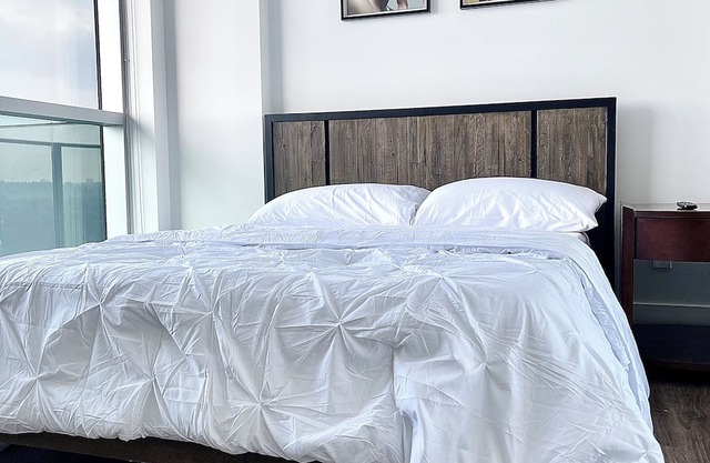 Cozy Room | Private Bath | AC | Gym| Downtown Core