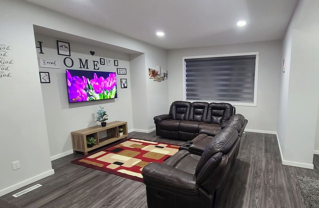 3-bedroom in Devonshire Cozy Haven