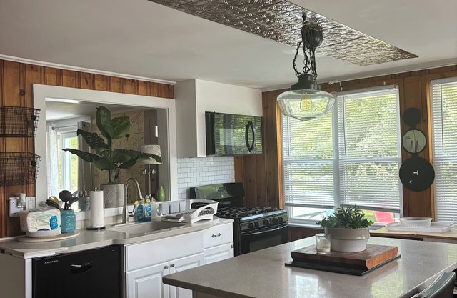 Fabulous 3-bedroom house with AC in Moultonborough