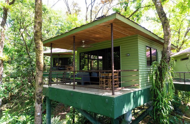 Tropical Treehouse Villa Retreat with jungle views!