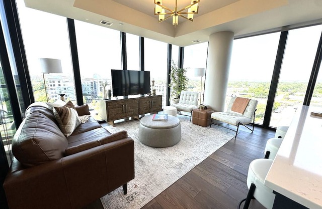 Beautiful 2 Bedroom Executive Corner Apartment