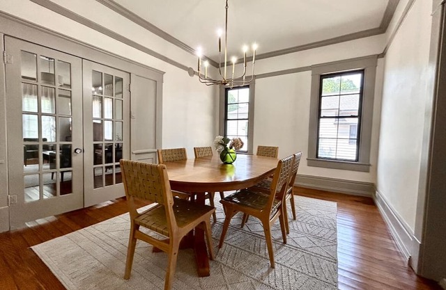 Serene 3-bed 2.5 bathhouse with large yard in Waxahachie