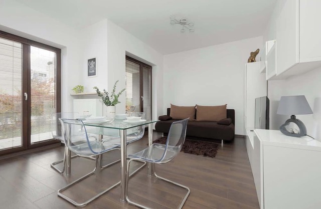 Tolkiena 3 Warszawa | Bright Apartment with Garden | Parking
