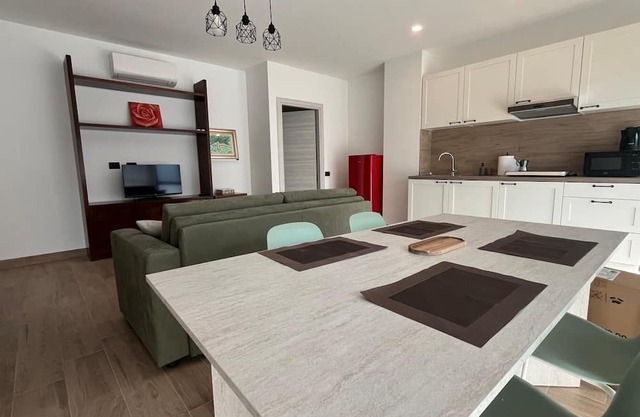 Tolstoi 15 Independent Apartment