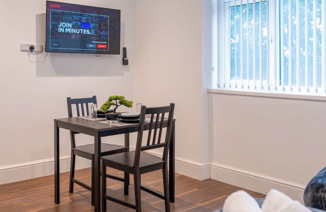 Hilltop Apartment 3 - UK50595