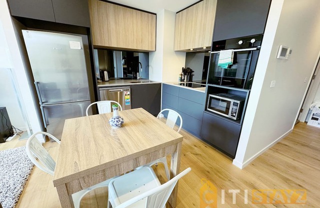 Lavish in Lyneham - 2BD 1BTH Apt