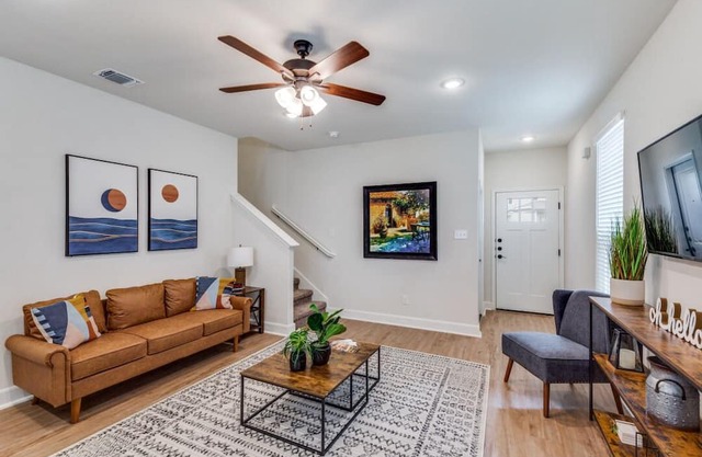 Amazing 3 Bed 2 Bath Walk to Everything 6 Flags is Minutes Away