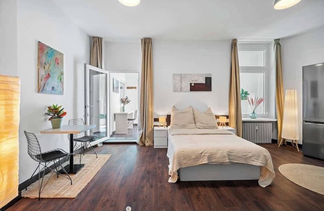 Hindenburgdamm 85 · Loftly:5min zu Fuß Charite - 45m2 - Self Check-In