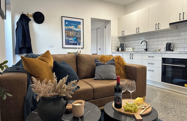 Modern SoHo Pad
