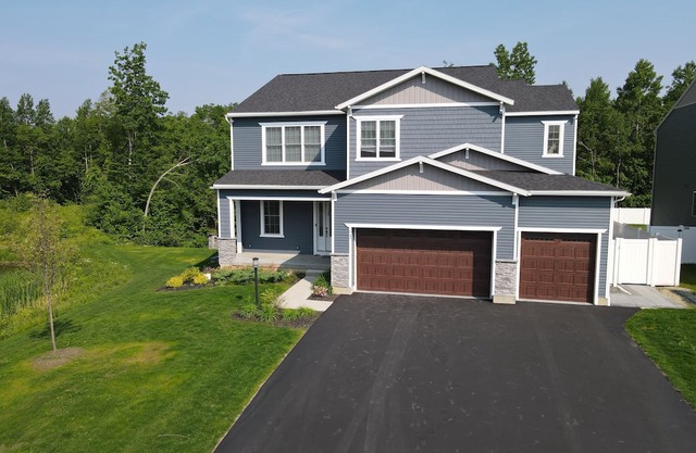 Modern Spacious 6-Bedroom Home with Heated Pool and Pool House 20 min from Track