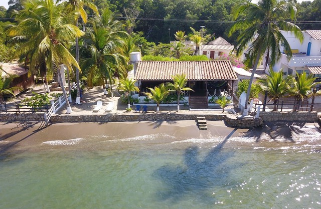 Beachfront cabin with Wi-Fi