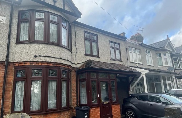 Cosy Rooms within Family Home with shared facilities