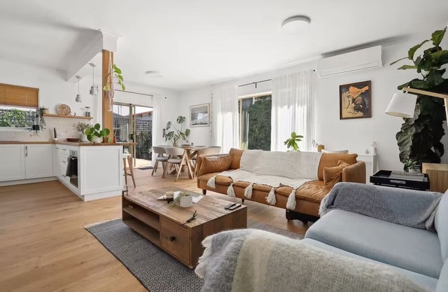 Spring Street Townhouse - walk everywhere!