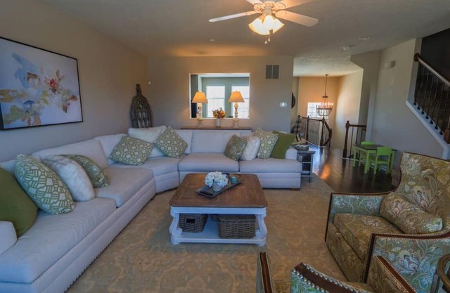 Charming 3-bedroom house in delightful Pepper Pike with WiFi, High End FINISHES