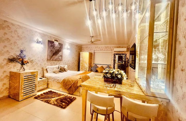 24Karat:NewlyLaunched Luxury Studio
