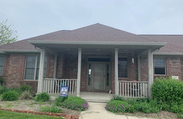 Beautiful Four Bedroom Home Near DePauw Campus