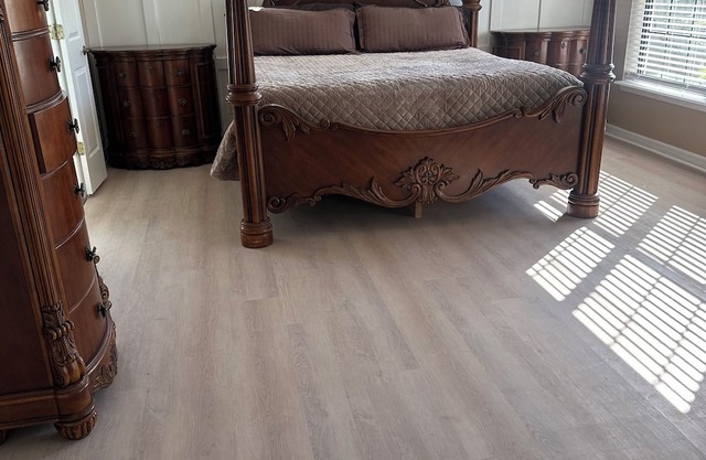 Spacious 5-bedroom house in DeBary right off i4 25 mins to Orlando and Daytona.