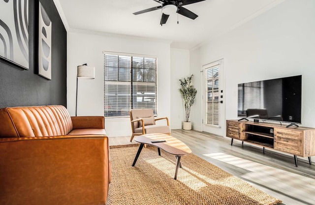 Boulevard Stays 1BR by Stadium Pool, Parking, Gym 01