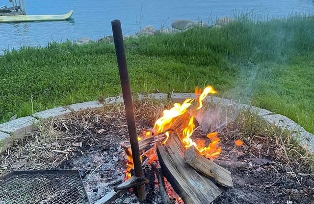 Darling 3-bedroom quintessential Ottertail Lake cabin