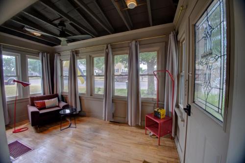 Centrally located residence near hospitals and shops