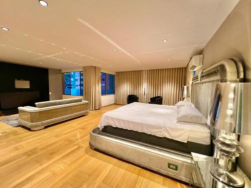 ESPECTACULAR PENTHOUSE CERCA AL TESORO - Poblado