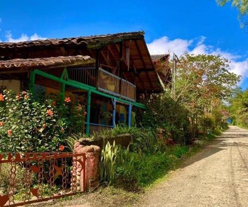 Casa, Sol y Montaña