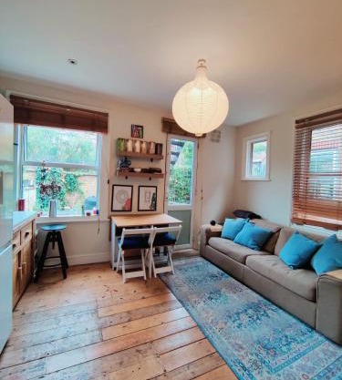 Bright & cosy 1 bedroom flat