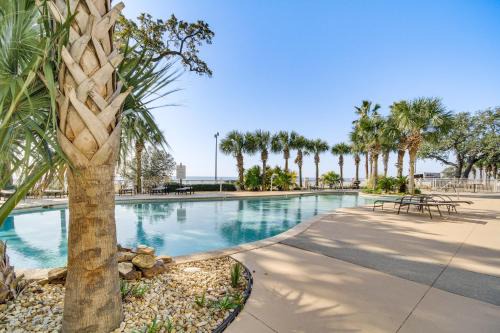 Charming Gulfport Condo - Walk to Beach Access!