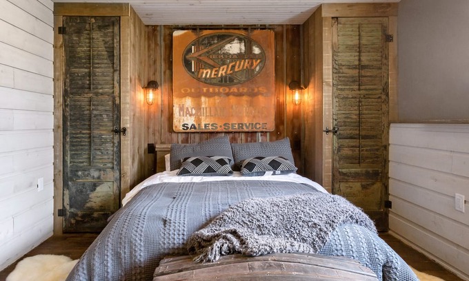 Wasaga Beach Apartment | The Coolest Funkiest Boathouse Style Studio