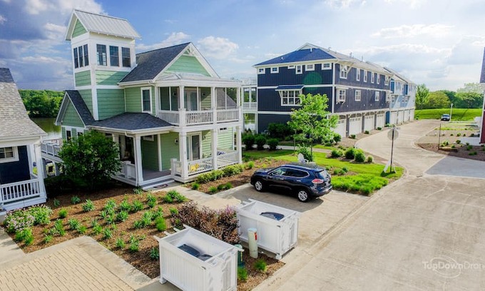 Ottawa House | The Illinois River House