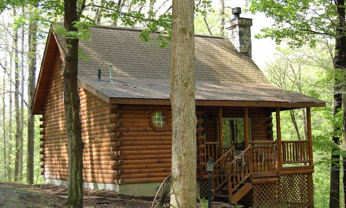 Augusta Cabin | Breezewood Cabins: Oak Dale
