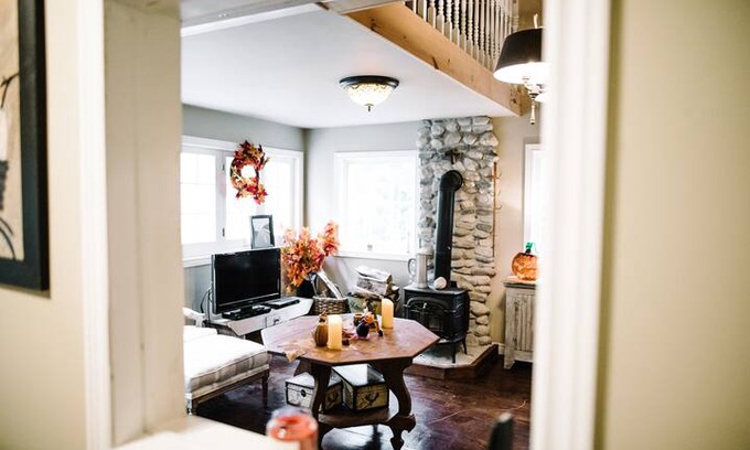 Mono Cabin | The Enchanted Cottage - Hockley Valley