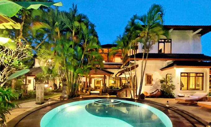 Legian City-Centre Villa | 6br Villa TIRTA, best located in Kuta-Legian
