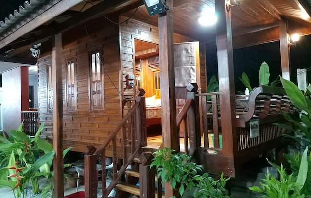 Ban Phe House | Bann Talay Im eimm บ้านทะเลอิ่มเอม