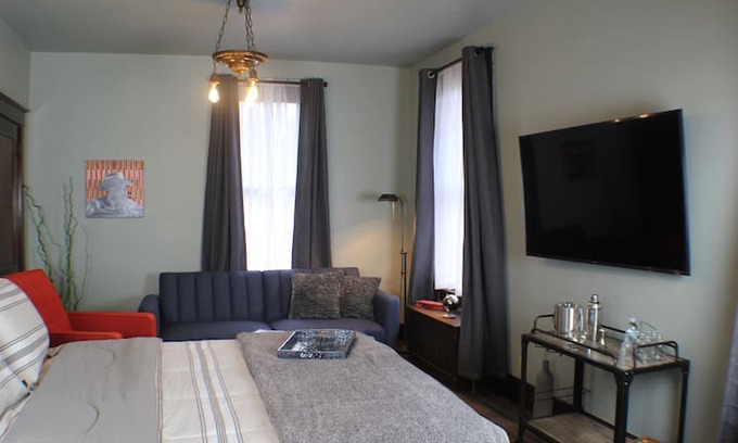 New Kensington House | Contemporary Suite at the Historic Bloser Mansion