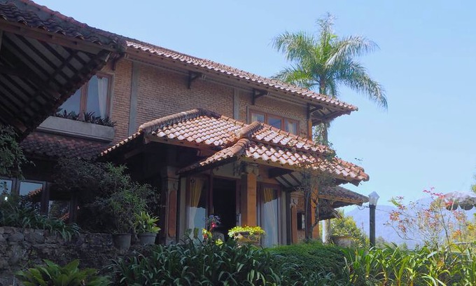 Ciloto Villa | Villa Maduma - 5BR Holiday Home at Puncak