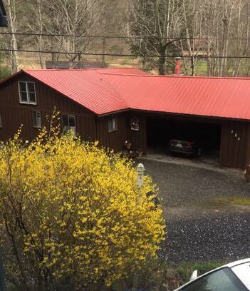 Cattail Creek Cabin | Creekside Retreat Cattail Creek