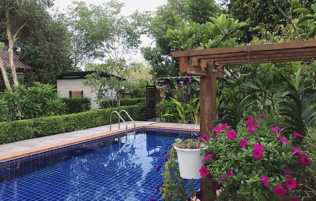 Chakphong House | รีสอร์ทบุษกรการ์เด้นท์ซี (บ้านพักระยอง)