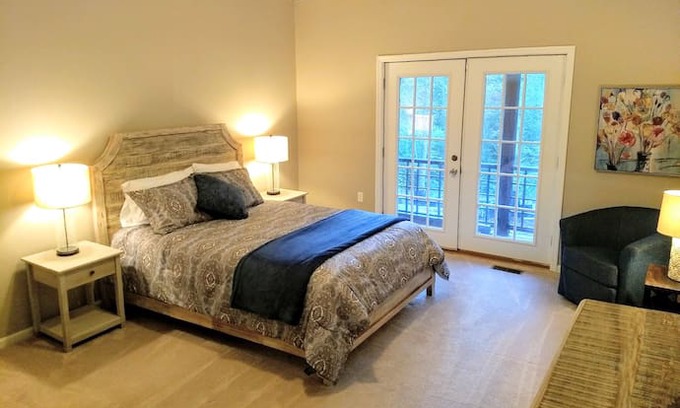 Six Mile House | Hickory Lodge and Guest House, Suite A