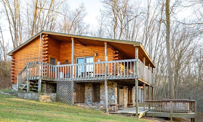 Dryfork House | Windsong - Mountain Cabin with Hot Tub, Pool Table, Overlooking Pond