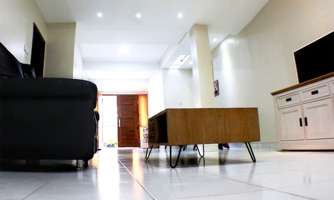 Tegalrejo House | Omah Mimod Homestay , Near Tugu Yogya & Malioboro