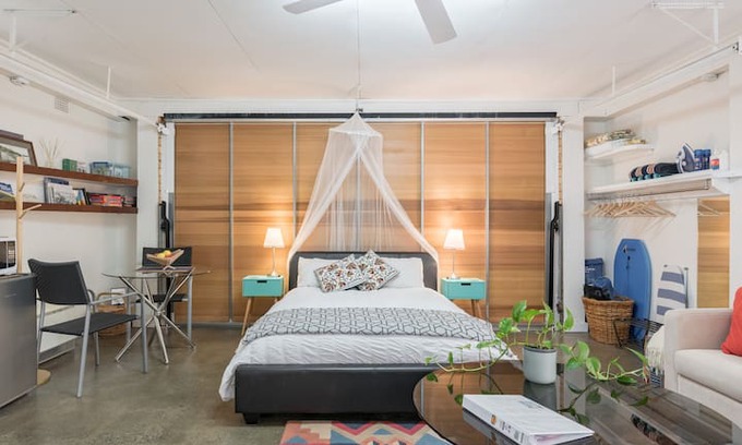 Cronulla House | Salmon Hall: Self Contained Studio Cronulla South