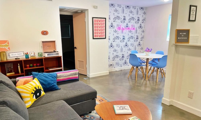Clarksville Condo | Instagrammable Condo Walkable to All in Austin!